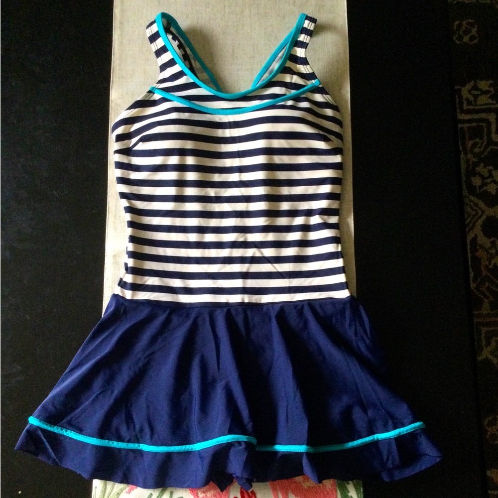 🆕 Sweet Skirted Swimsuit Dress 💙🐬🖤